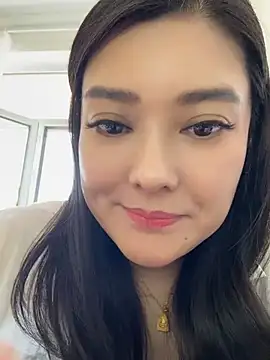 Yueyue181 stripchat live cam model