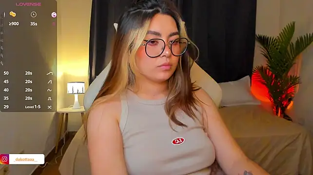 dakottaa_ stripchat live cam model