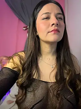 Linda_Bellucci stripchat live cam model