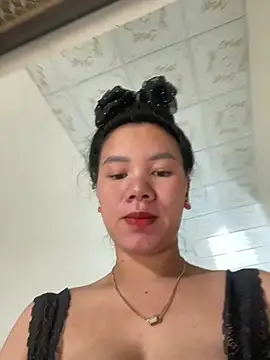 Suki-love stripchat live cam model