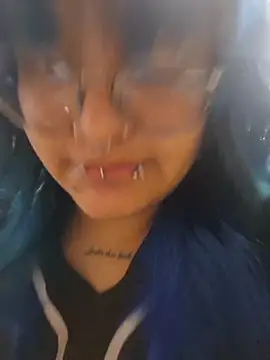 lucky-leah stripchat live cam model