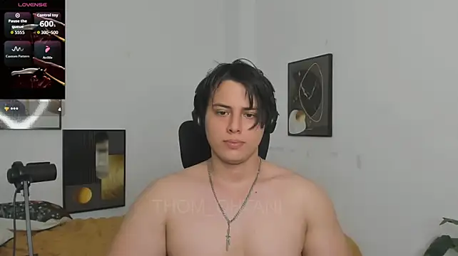 Thom_Ohtani stripchat live cam model