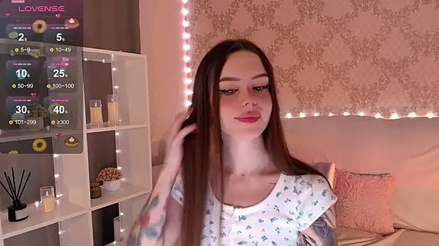 HolyMiax stripchat live cam model