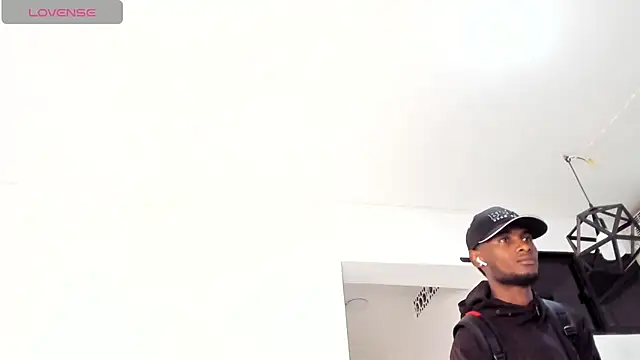 BennBrown stripchat live cam model