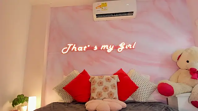 EVANGELIINE_21 stripchat live cam model