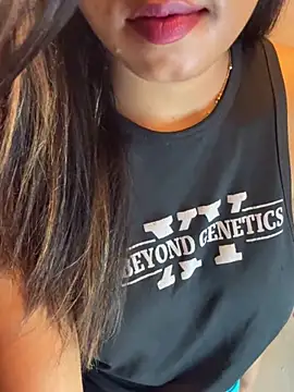 sexy-sukritii stripchat live cam model
