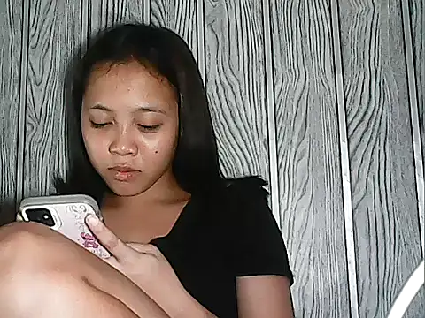 Yours_AsianPinayGirl18 stripchat live cam model