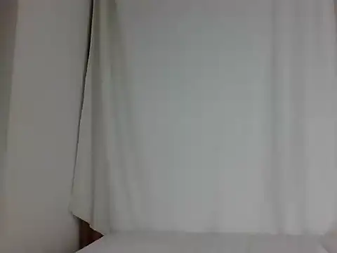 Sleek_petite stripchat live cam model