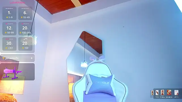 JuliiaSantos stripchat live cam model