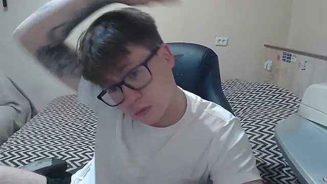 Maxxxgayboy stripchat live cam model