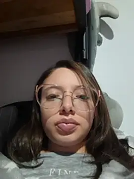 linda-schmidt stripchat live cam model