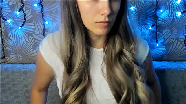 MaggieCake stripchat live cam model