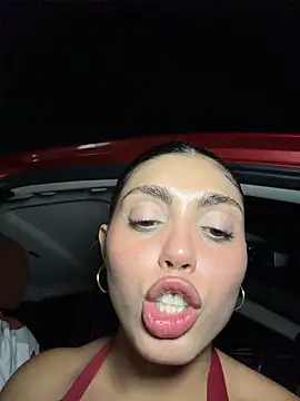 zui_lu stripchat live cam model