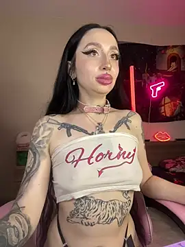 Molly__Moon stripchat live cam model