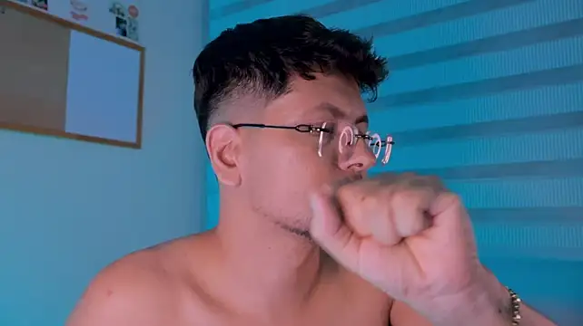 DerekGrayX stripchat live cam model