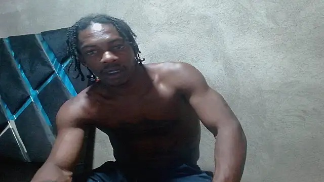 Larry-n-clouds stripchat live cam model