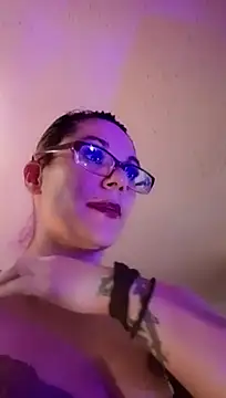 MamaB88 stripchat live cam model