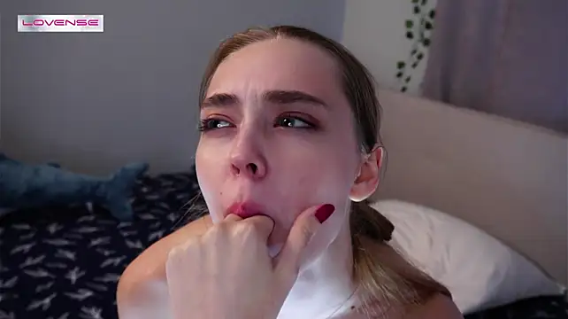 HermaFrain stripchat live cam model