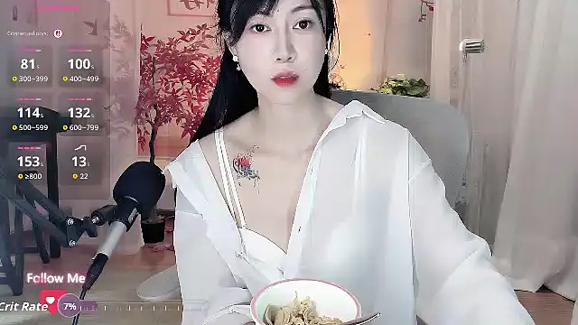 noomi-1111 stripchat live cam model