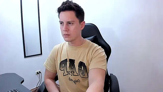 KendricTorres stripchat live cam model