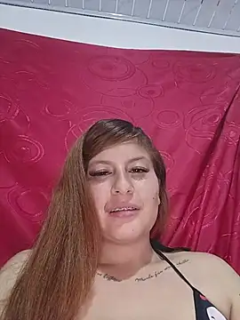 Nahomi_Lov stripchat live cam model