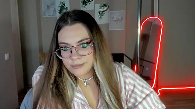 MiraTorson stripchat live cam model