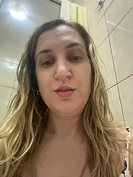 Bia_sexynovaes stripchat live cam model