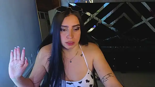 mia_desire_a stripchat live cam model