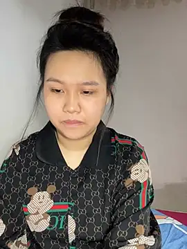Almira6868 stripchat live cam model