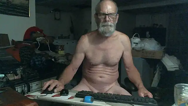 farmboy4yu stripchat live cam model