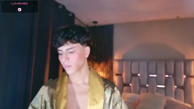 Michaell_Peters stripchat live cam model