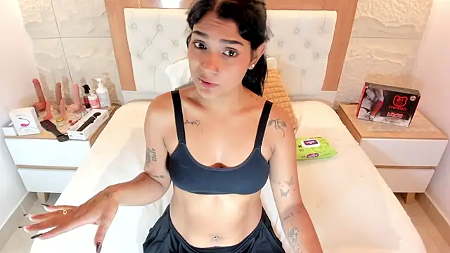 NINAMARTINS stripchat live cam model