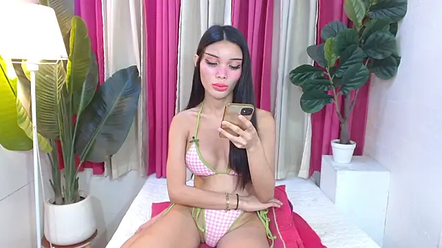Moongpddess stripchat live cam model