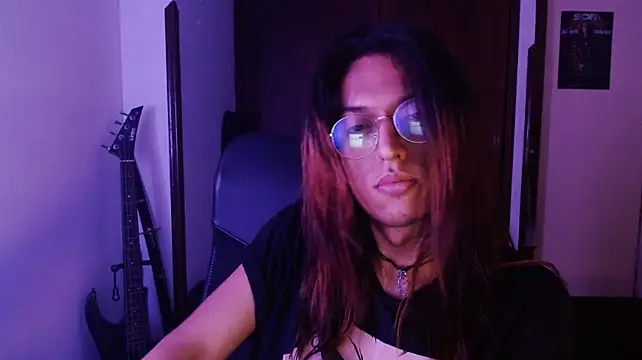 Demon_Kaoz stripchat live cam model
