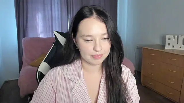 PureLedy stripchat live cam model