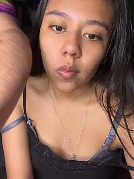 sweet_wild_10 stripchat live cam model