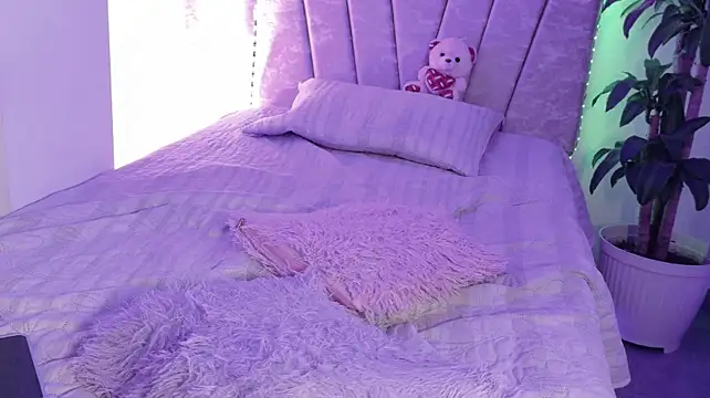 Miia_Belluci stripchat live cam model