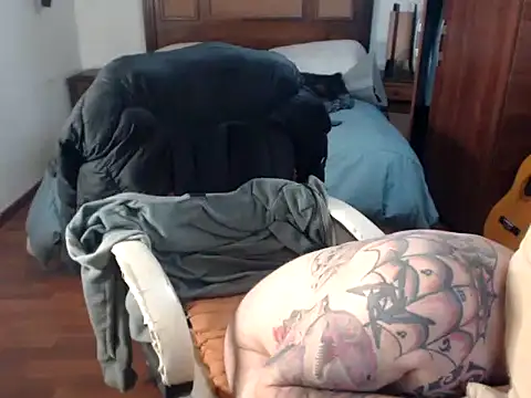 pose14 stripchat live cam model
