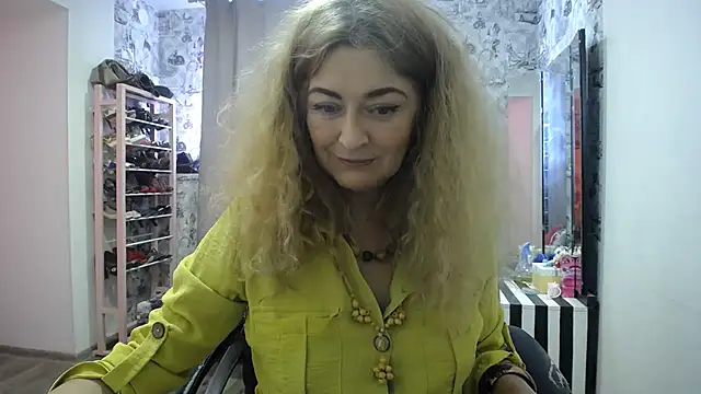 Helen1974 stripchat live cam model