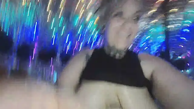 Hunniebunnie78 stripchat live cam model