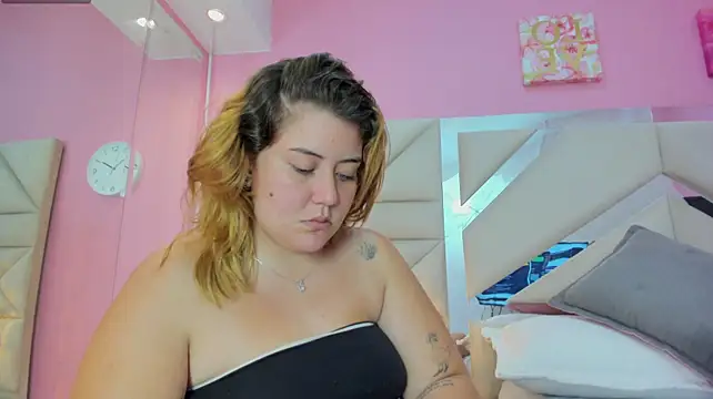 rousse_millers stripchat live cam model