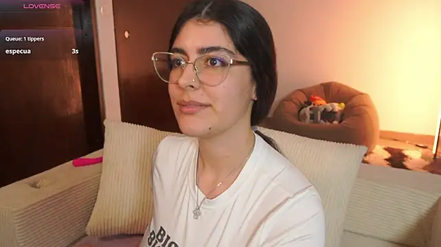 _Niah stripchat live cam model