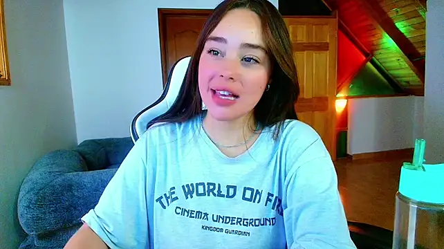 nicolthompsonn stripchat live cam model