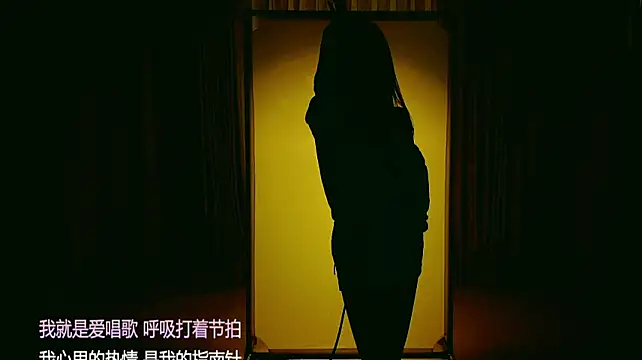 MiNi-U stripchat live cam model
