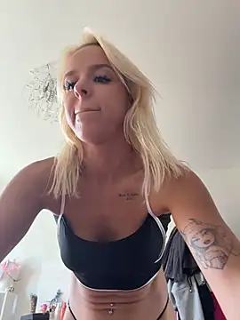 LikaCat stripchat live cam model