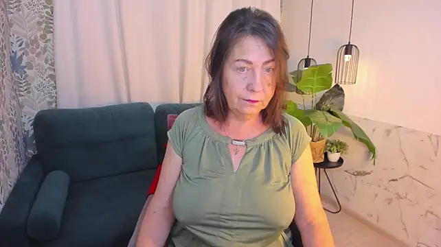 LindaPassionate stripchat live cam model