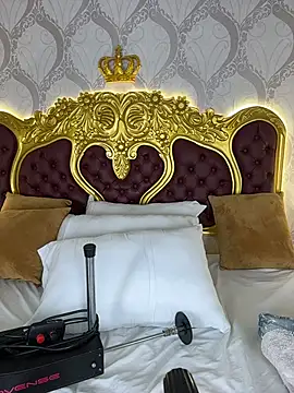 KendralHolson stripchat live cam model