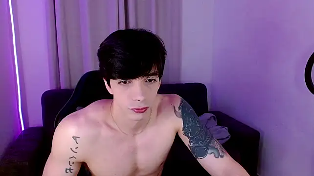 H3ll_B0I stripchat live cam model