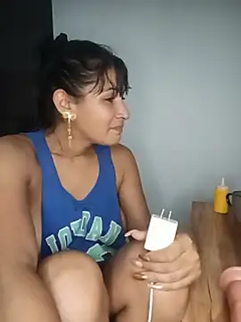 ZayaNova stripchat live cam model