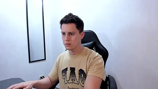 KendricTorres stripchat live cam model